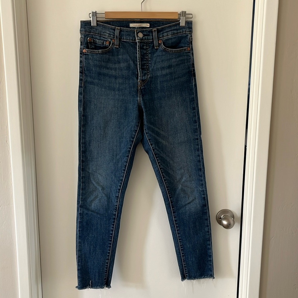 Levi’s size 28 dark wash wedgie skinny jeans